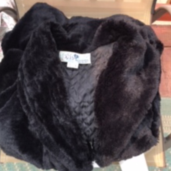 BEAUTIFUL FAUX 'MINK' JACKET - Picture 7 of 10